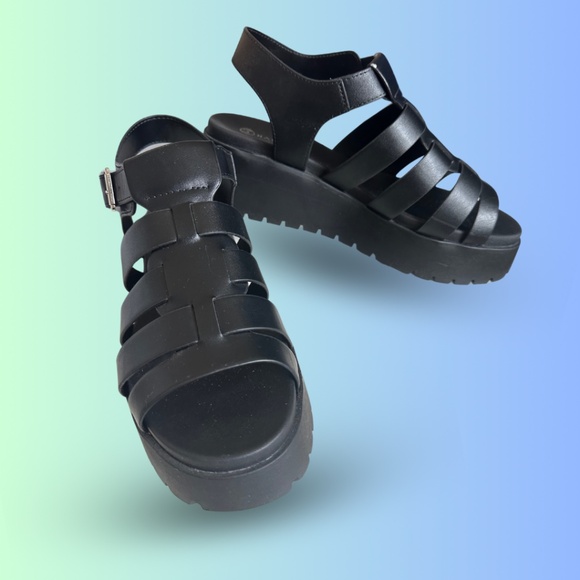 Platform Sandals - Gladiator Style - Picture 2 of 8